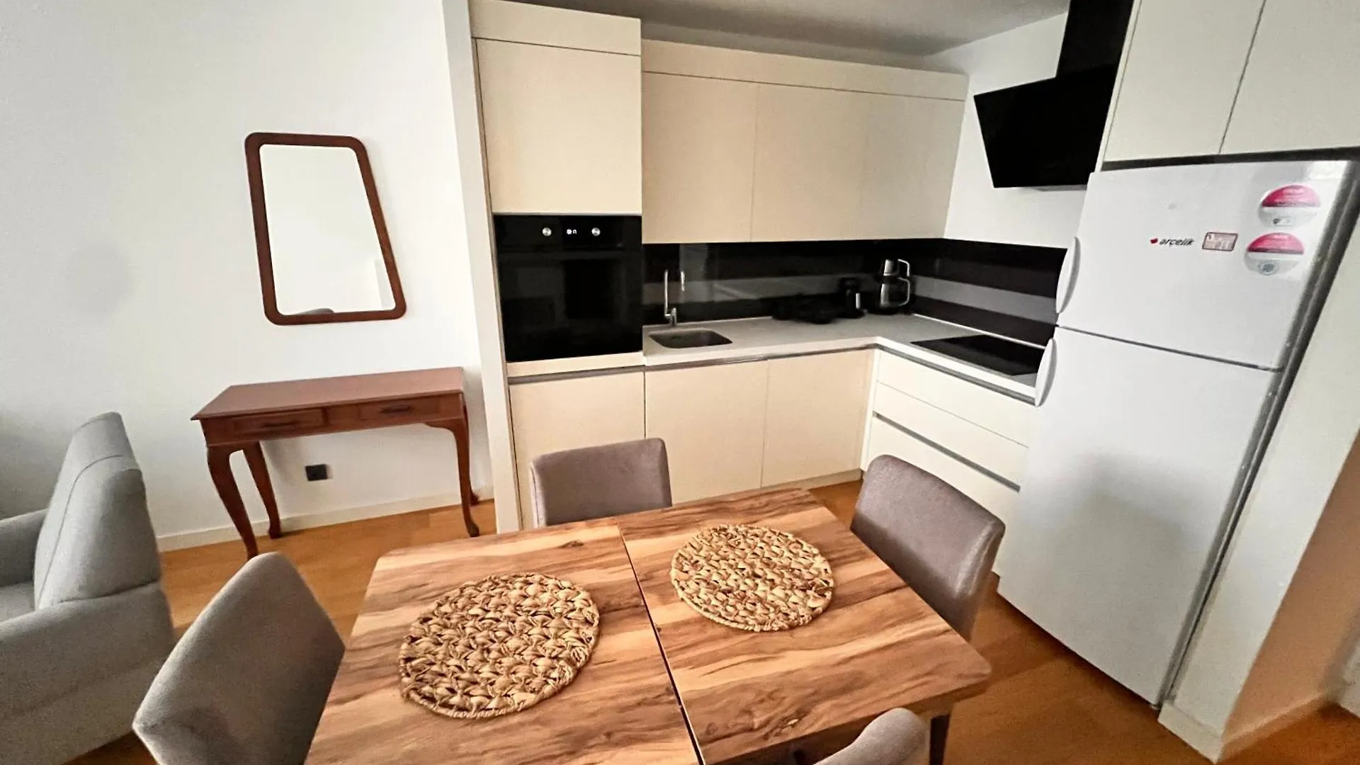 G Tower Residence At Divan Near To Mimar Sinan Metro Station Istanbul Apartment